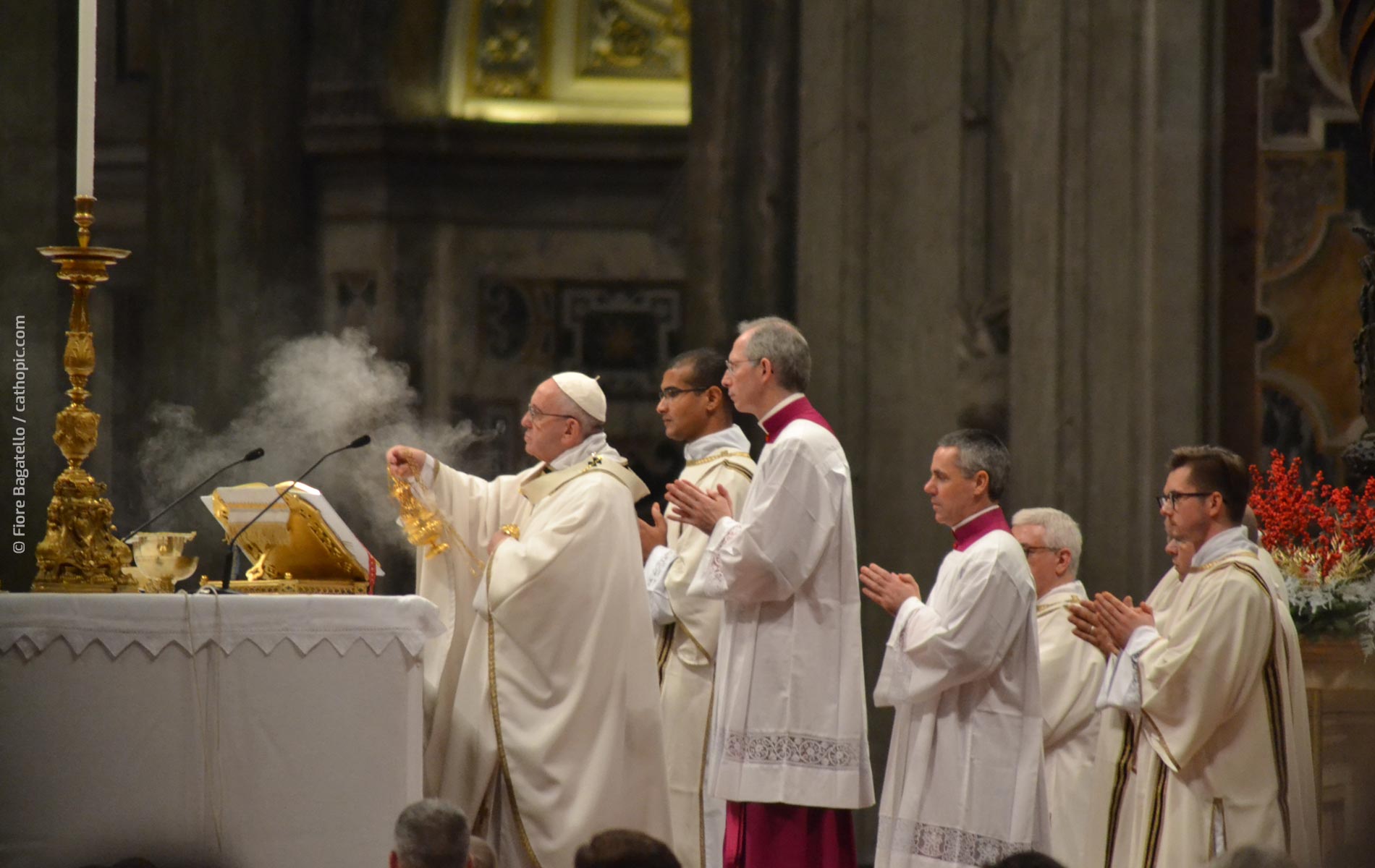 Papa Francisco presidindo celebração na Basílica de São Pedro