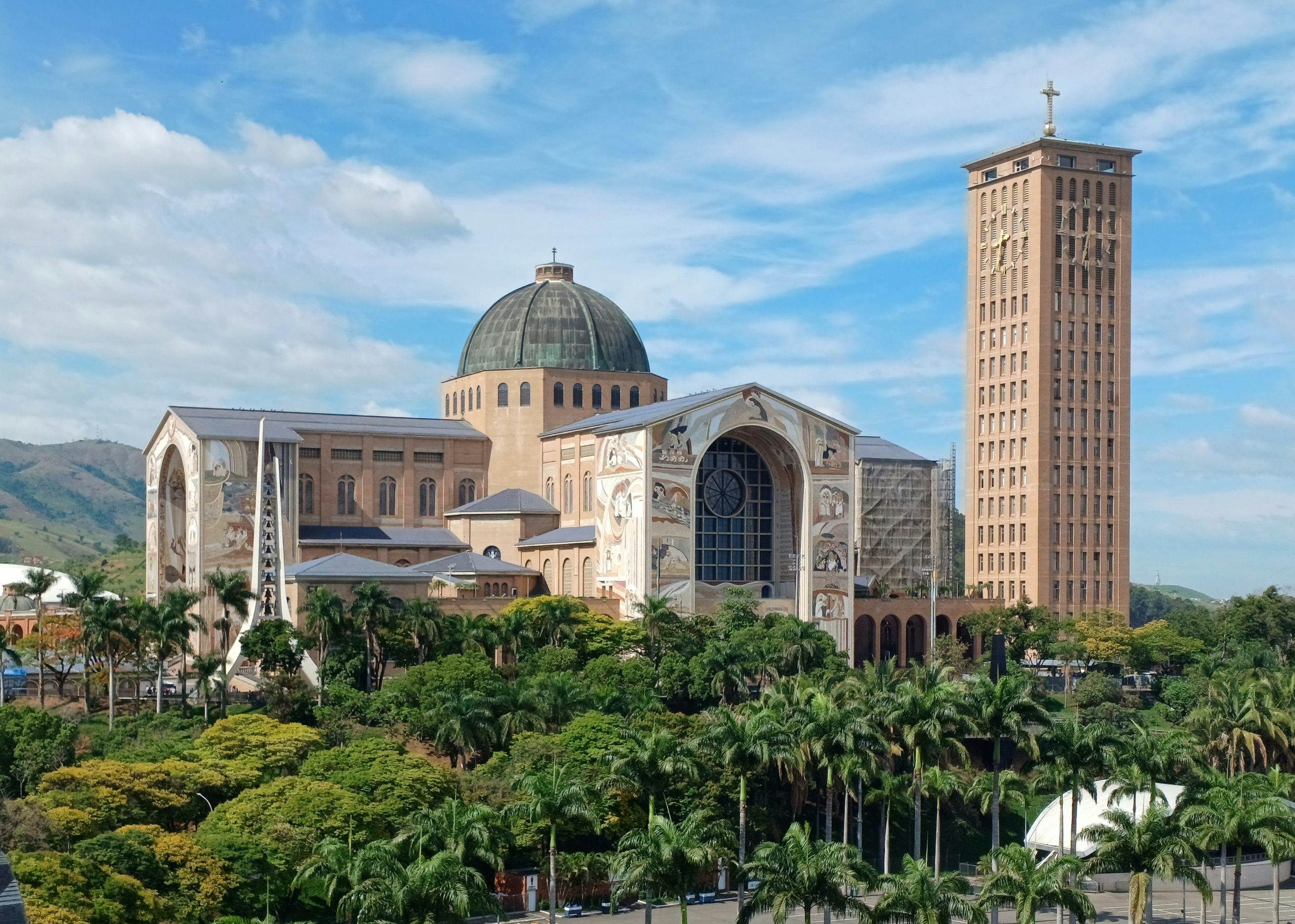 Catedral Basílica de Nossa Senhora Aparecida em Aparecida, São Paulo