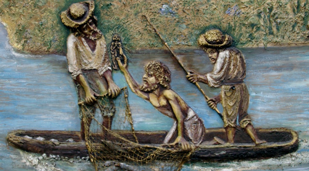 Pescadores lançando redes no Rio Paraíba do Sul e encontrando a imagem de Nossa Senhora Aparecida