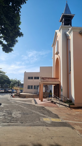 Paróquia Nossa Senhora Rainha dos Apóstolos Paróquia Nossa Senhora Rainha dos Apóstolos