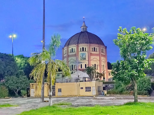 Santuário Arquidiocesano de Nossa Senhora de Fátima Santuário Arquidiocesano de Nossa Senhora de Fátima
